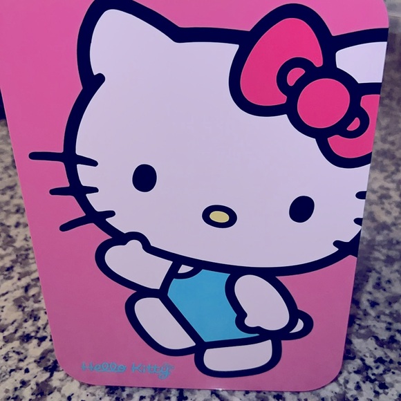 Hello Kitty Mini Fridge - Picture 13 of 14